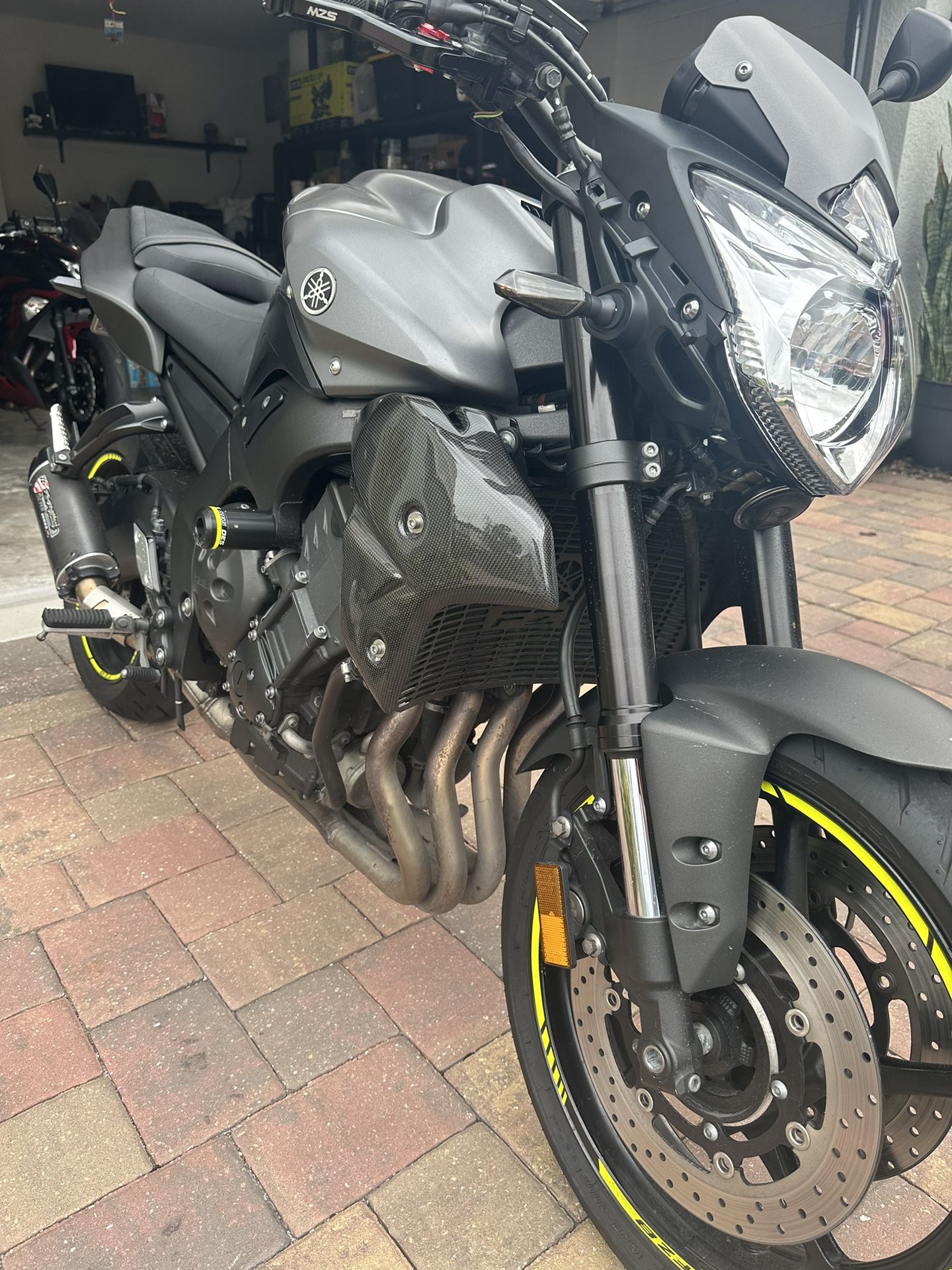 Yamaha FZ8  800cc 