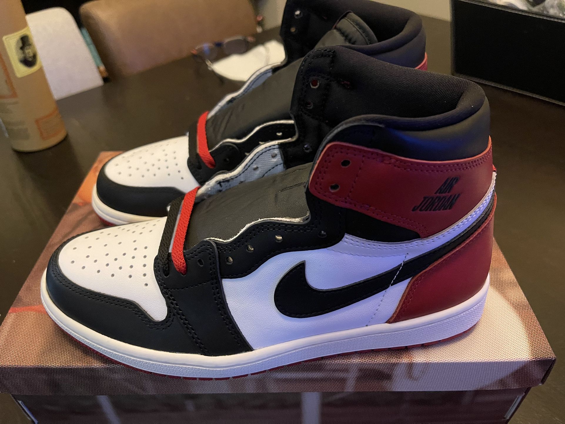 Jordan 1 retro high black toe size 8.5 new