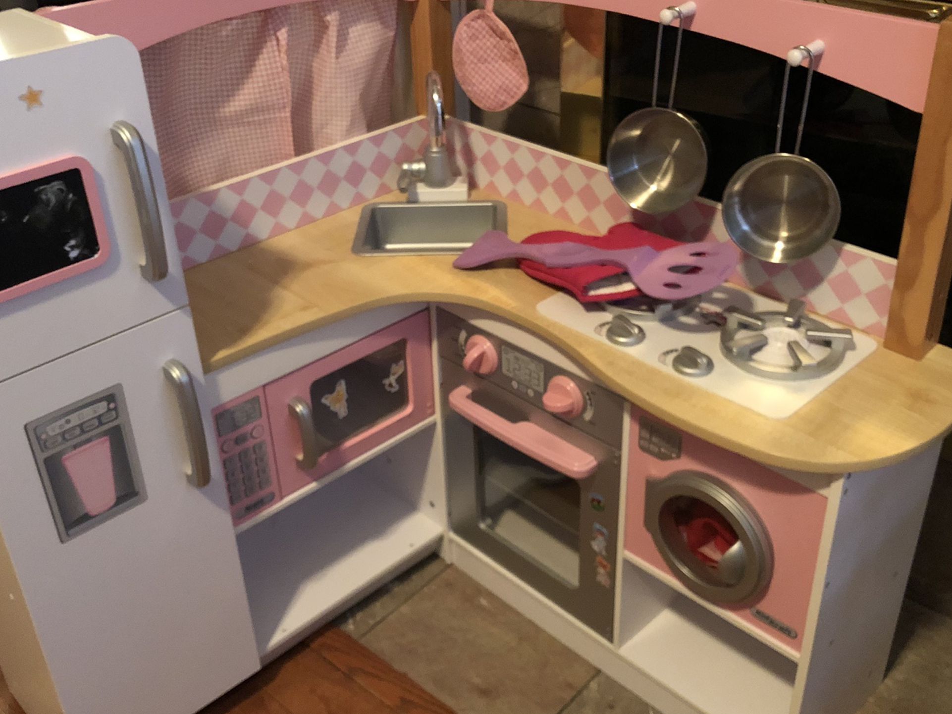 Child’s Wooden Kitchen Set