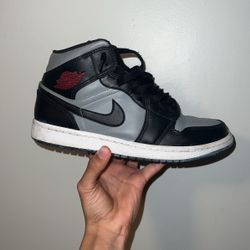 Jordan 1 mid “Shadow Red”