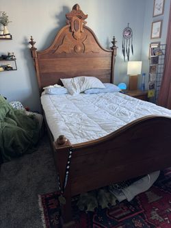 Vintage antique Victorian 1800’s bed frame and mattress (read description)