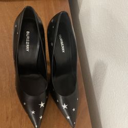New Burrbery Black heels size 8.5 