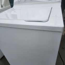 Super Capacity Hotpoint Washer Working Perfectly Fine Very Clean I Can Deliver To You 90 Days Warranty 