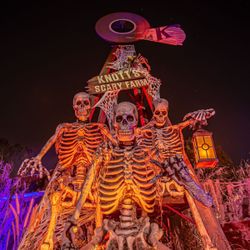 6 Knott’s Scary Farm Tickets 9/17