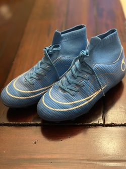 Kids Soccer Cleats Size 2/2.5