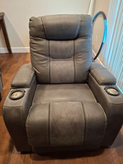 Free Free Electric Recliner