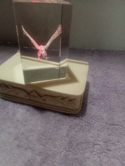 Beautiful Glass Cube Decor With Eagle Inside