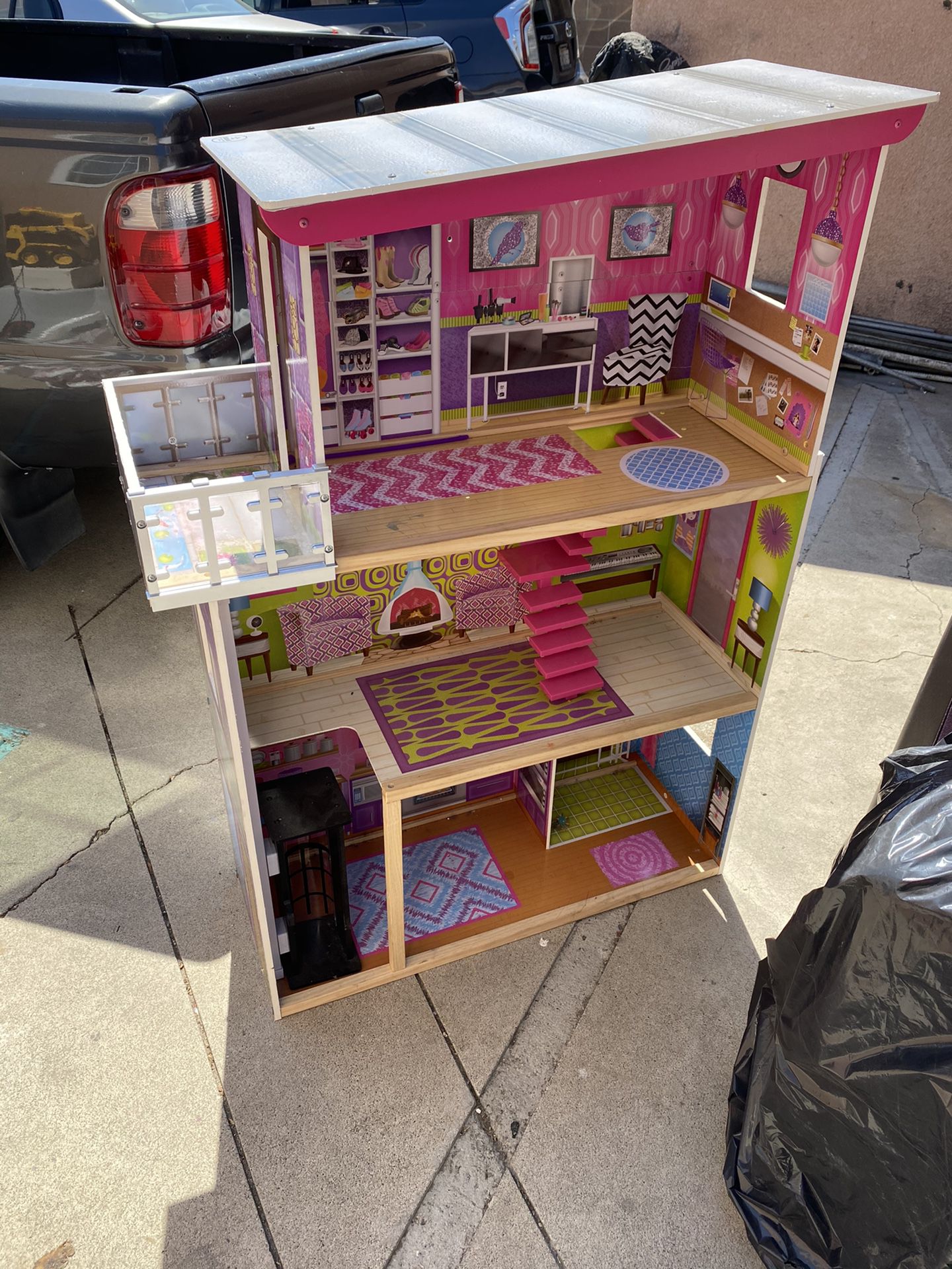 Kidkraft 3 story doll house