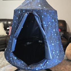 Hanging Children's Pod