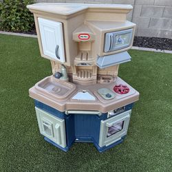Little Tikes Play Kitchen