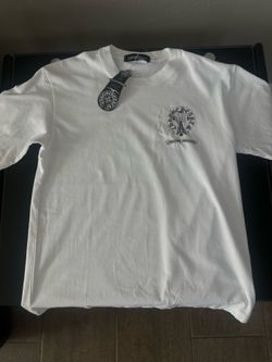 White crow, heart shirt