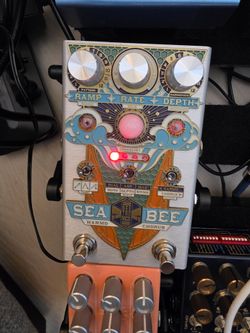 Beetronics SeaBee Harmochorus Guitar Pedal – Excellent Condition