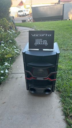 VocoPro Karaoke Rock-On Roller Speaker and karaoke screen