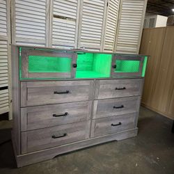 6 Drawer Dresser with LED Lights and Charging Station, Farmhouse Chest of Drawers Closet Organizer, Clothes Storage Cabinet Double Dressers for Bedroo