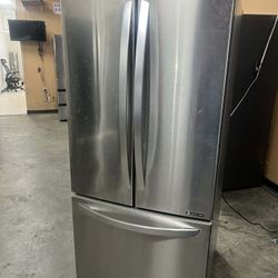 REFRIGERATOR / 30 WIDE / PERFECT CONDITION