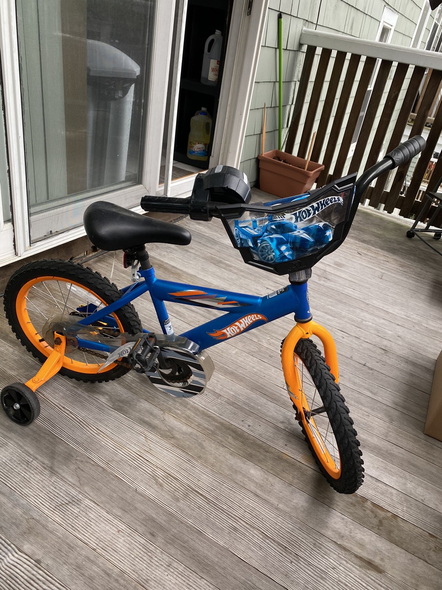 Bike for a kid perfect to go out and enjoy weather!