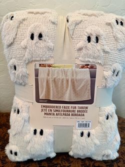 Embroidered Faux Fur Ghost Throw Blanket 60x70