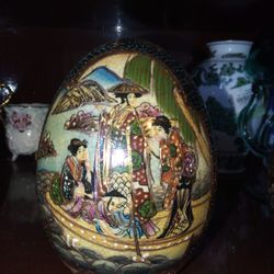Vintage Porcelain Hand-painted satsuma Three And A Half Into High Egg