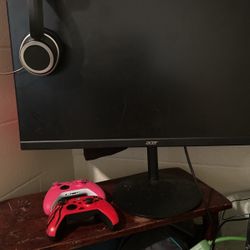 Xbox Controllers , Acer Monitor , 