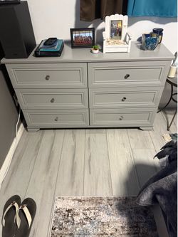 6 - Drawer Dresser