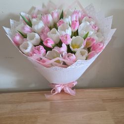 50 Tulips Bouquet