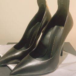   👠Authentic Giuseppe zanotti  Horn Zip-Baca Pump, Black Like Brand New !!!