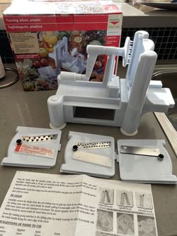 Spiralizer Vegetable Slicer