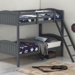 Twin/Twin Bunk Bed with Ladder