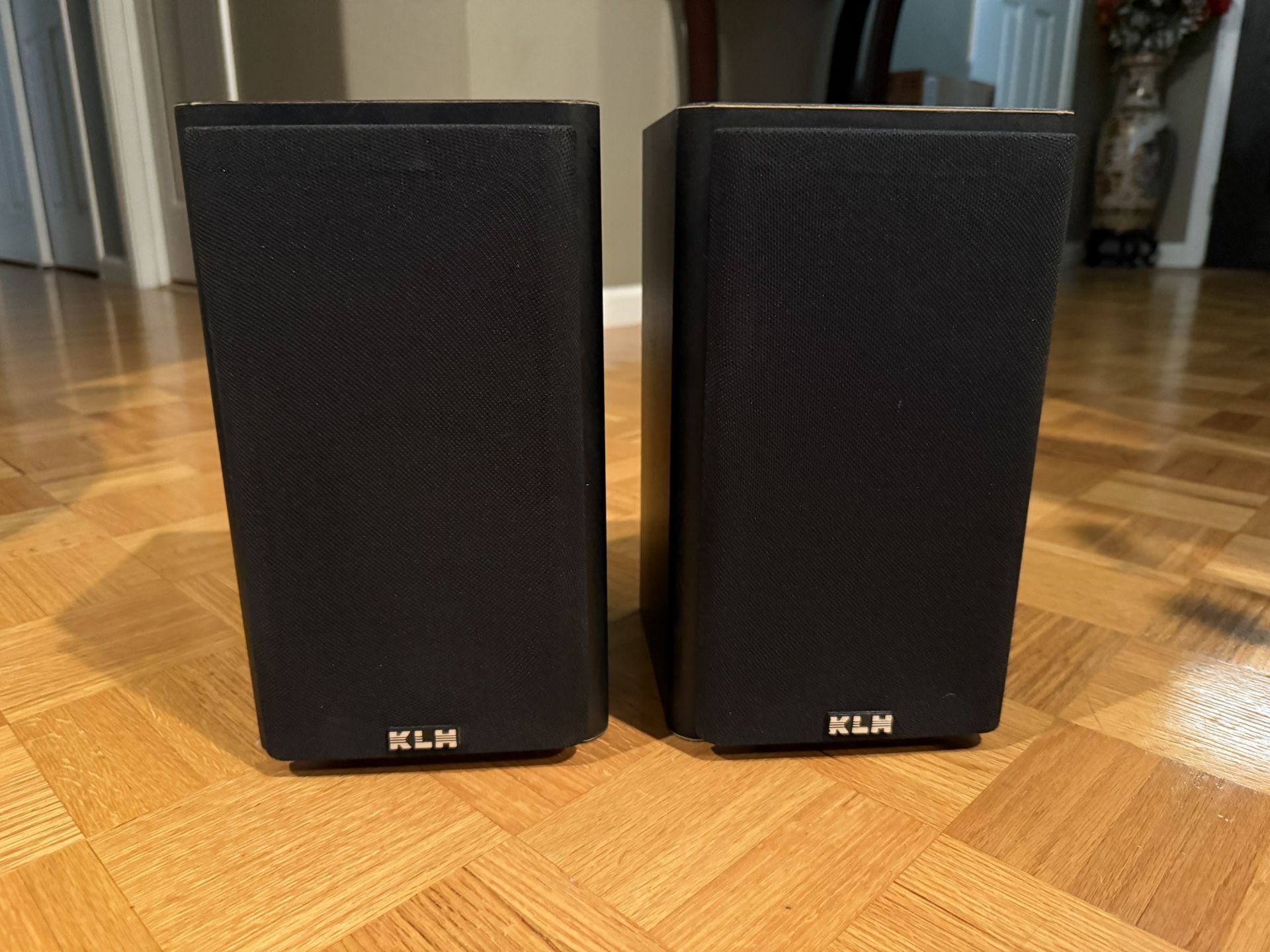 KLH 911B 100-Watt Bookshelf Speakers (Excellent Condition)