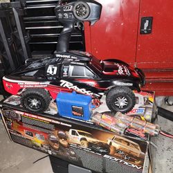 Traxxas Rc Truck With Remote And 2 Chargers And 2 Bayteries