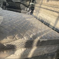 Queen Mattress & Box Springs 