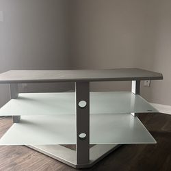 Medium Table White/clear Color