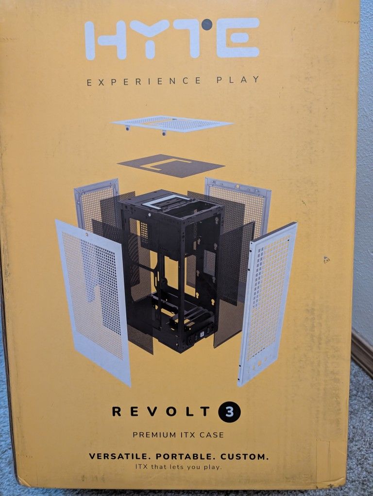 HYTE Revolt 3 ITX Case
