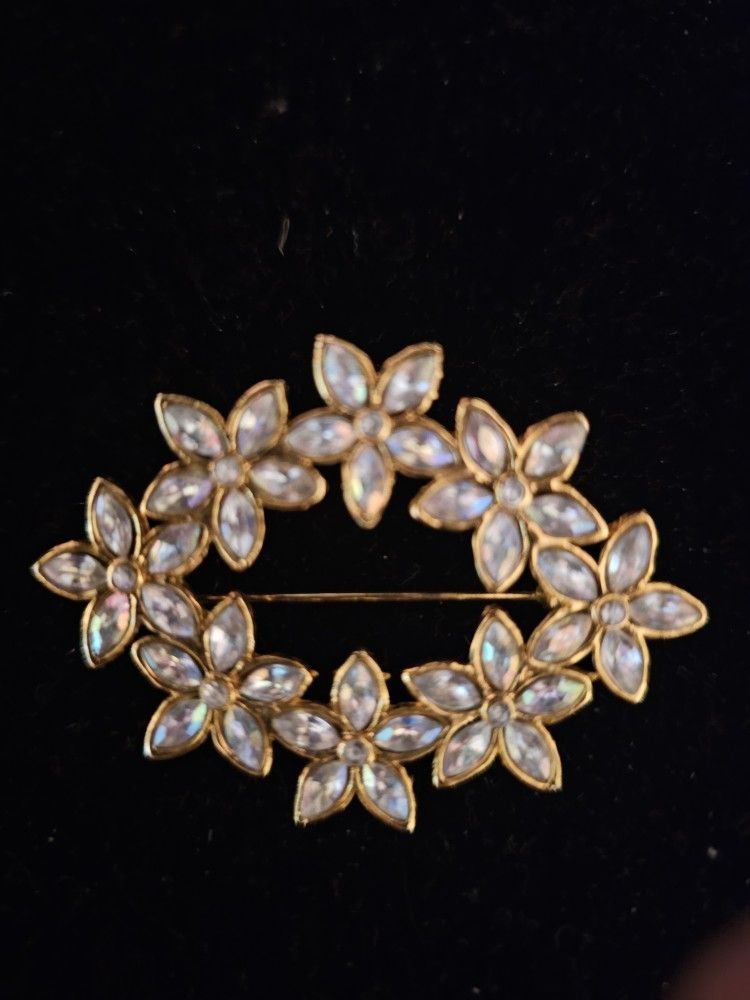 $25.00 - 1970's-80's Rare & Elegant Brooch!  Gold Tone/Clear Marquis-cut Crystal Accents/Flowers Design/Display Vertically Or Horizontally!