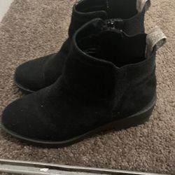 Black Boots (Winter)