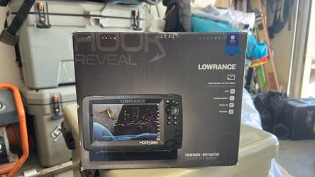 Lowrance Fish Finder Model HOOK REVEAL