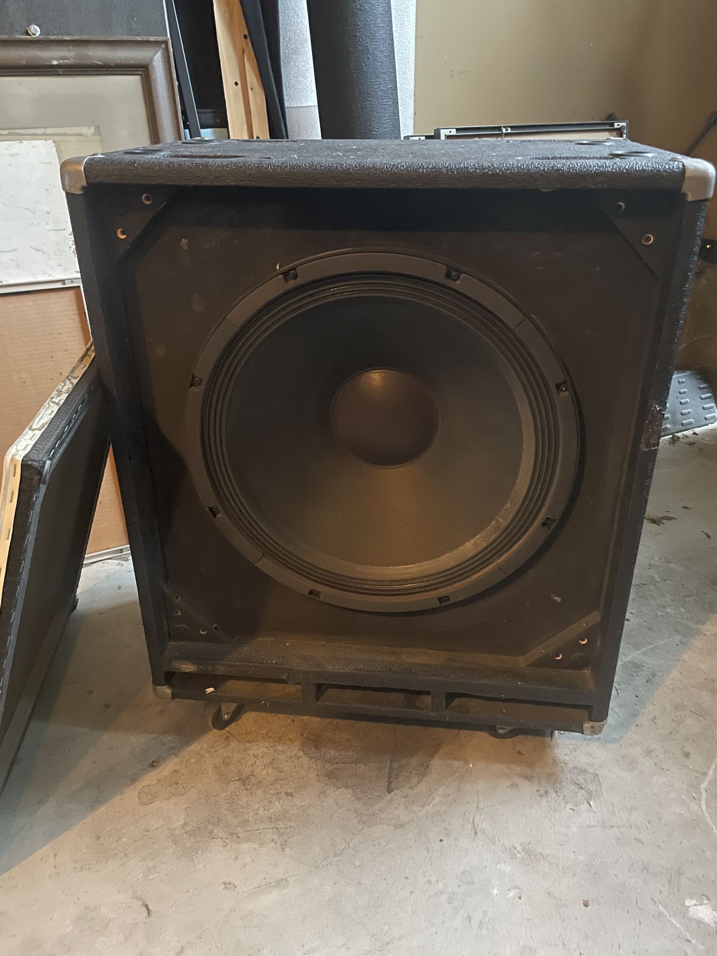 Ampeg SVT 18E 175rms 8ohm 18 USA Speaker Cabinet For Sale In Los ampeg-svt-18e-175rms-8ohm-18-usa-speaker-cabinet-for-sale-in-los