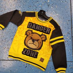 BOYS SWEATSHIRT SIZE 5/6 ONLY