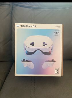 Oculus 3s with Batman game does not include charger