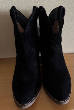 Like New Dingo black suede Western-style booties