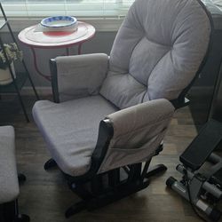 Glider Rocking Chair And Ottoman 