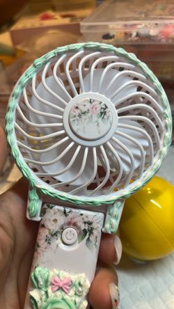 Mini portable fan