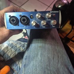 Presents  Audiobox USB