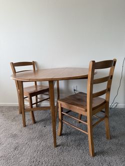 Round Drop Leaf Dining Table & Chairs