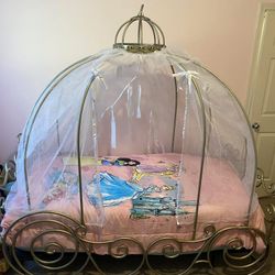 Disney Princess Carriage Bed