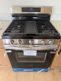 Samsung Gas Range with Griddle stove