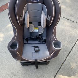 Graco Extend2Fit Convertible Car Seat | Ride Rear Facing Longer with Extend2Fit