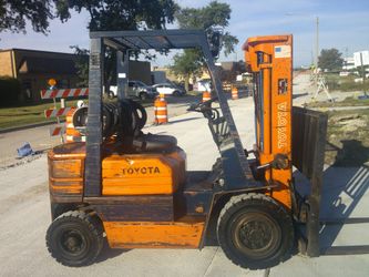 4000 LB. Capacity Pneumatic Toyota Forklift