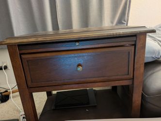 2 Drawer bed drawer set. Lamp Included