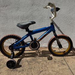 Little kid bike - Hot Wheels